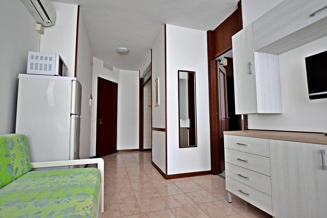 Condominio Luna 1 Lignano Sabbiadoro Exterior photo